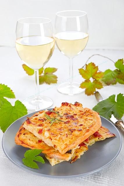 Cebulak Zwiebelkuchen - drożdżowy placek z cebulą i boczkiem