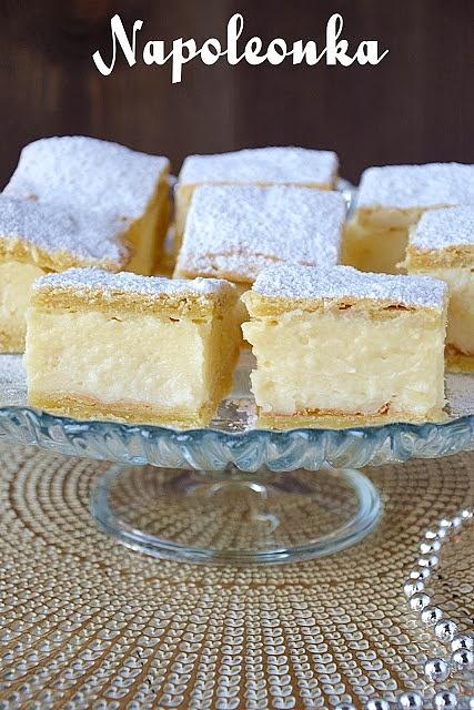 Napoleonka - klasyczny deser z kremem budyniowym na kruchym cieście