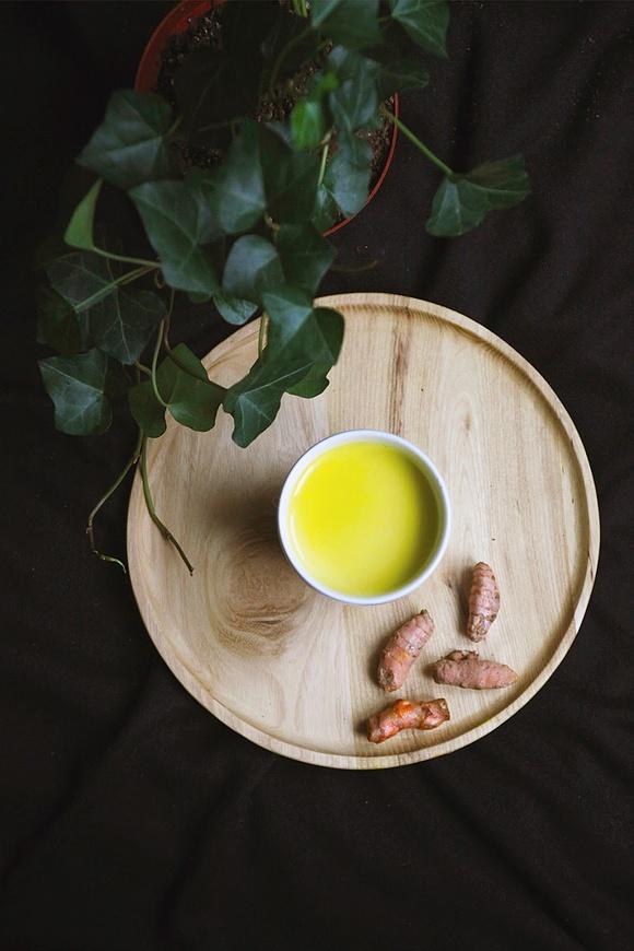 Golden milk - złote mleko z kurkumą i imbirem