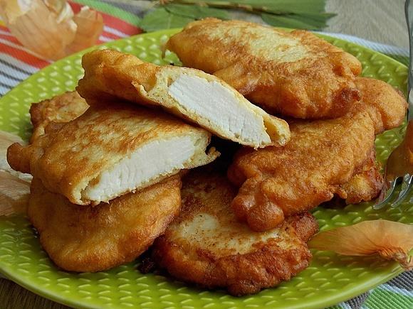 Filet z kurczaka w cieście cebulowym