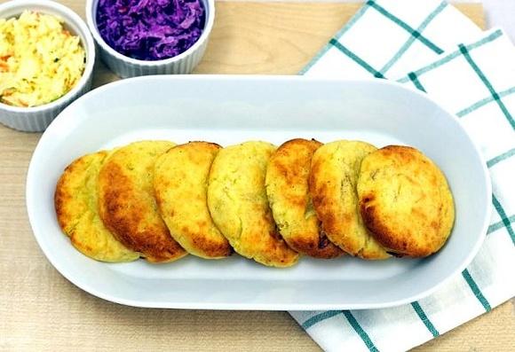 Pieczone placki ziemniaczano-twarogowe
