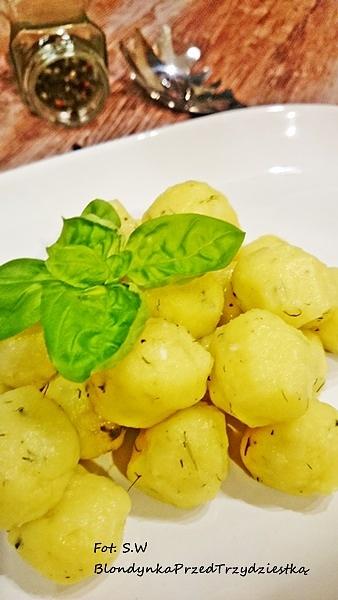 Kuleczki ziemniaczane z koperkiem