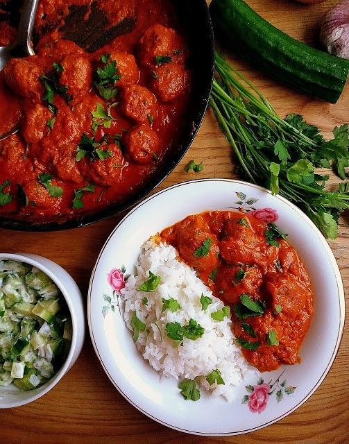 Curry z klopsikami - aromatyczny i pożywny przepis na chłodne dni