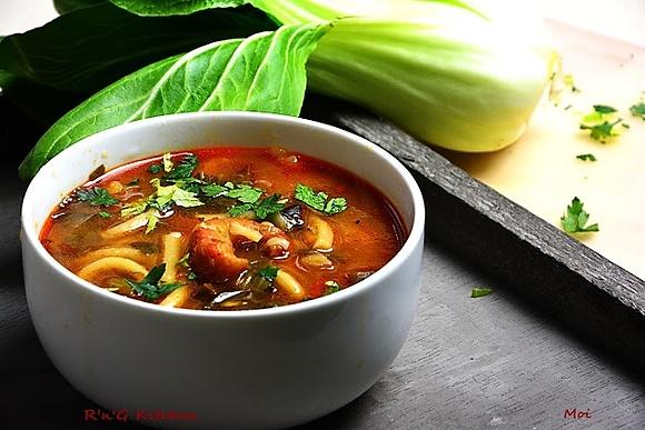 Zupa z krewetkami i kapustą pak choi