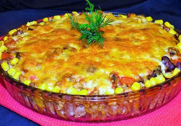 Zapiekanka makaronowa w meksykańskim stylu