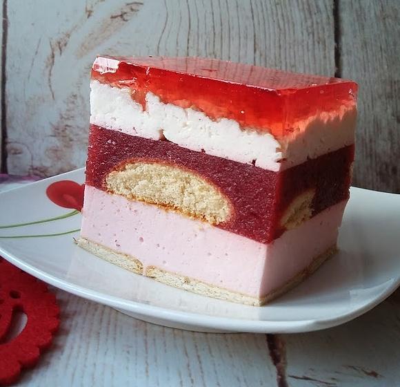 Truskawkowa rozkosz ciasto bez pieczenia