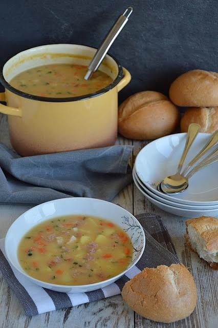 Zupa grochowa tradycyjna