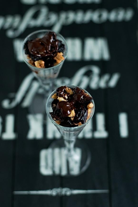 Prosty śliwkowy deser bez cukru tłuszczu mąki vegan gf