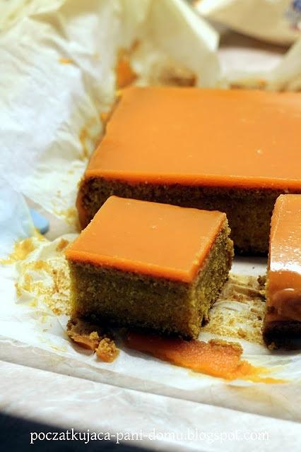 Ciasto marchewkowe z polewą marchewkową