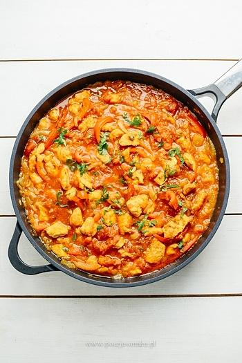 Kurczak Jalfrezi - hinduskie curry z papryką