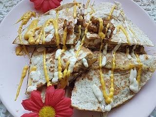 Tortilla z piersią z indyka