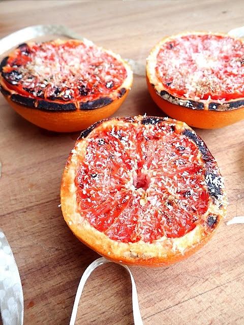 Pieczone grejpfruty z kokosem - niskokaloryczny deser