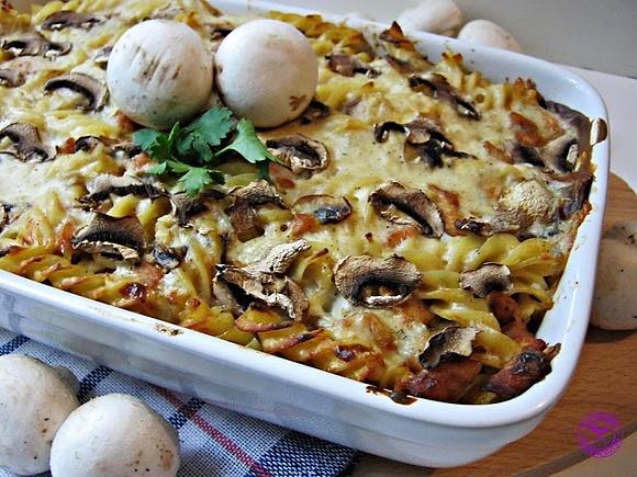 Zapiekanka pieczarkowa z kurczakiem i makaronem