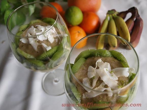 Deser z kiwi, pomarańczy i bananów bez glutenu i nabiału