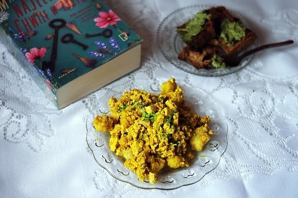 Kalafiornica ze szczypiorkiem i pesto z tofu