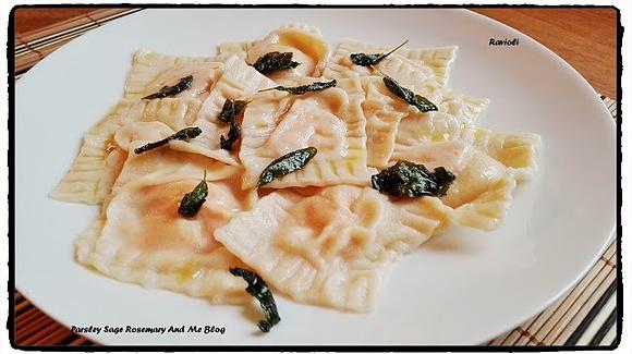 Ravioli z dynią ricottą i szałwią