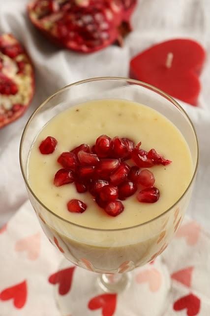 Smoothie z ananasa na śniadanie do łóżka