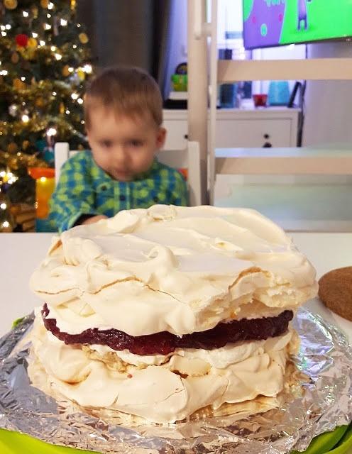Tort bezowy