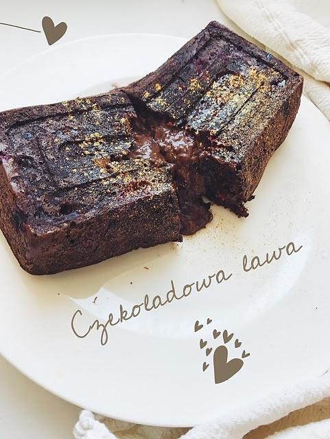 Czekoladowa lawa zdrowe śniadaniowe ciasto dla dwojga
