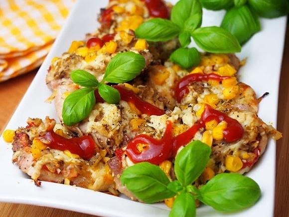 Polędwiczki pieczone jak pizza z serem i pieczarkami