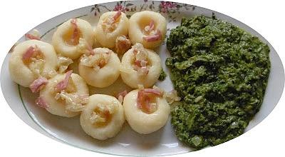Kluski śląskie ze szpinakiem