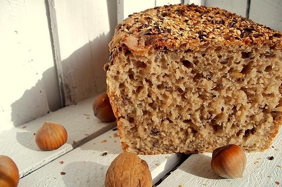 Domowy chleb na zakwasie - przepis na chleb i zakwas