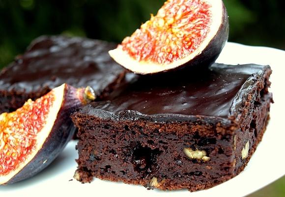 Czekoladowe brownie z cukinią bez cukru