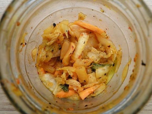 Proste wegańskie kimchi bez mąki ryżowej z glonami nori
