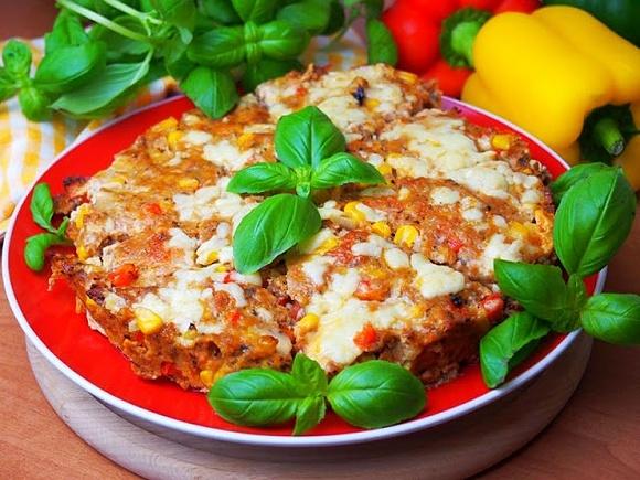 Pizza z mięsa mielonego mięsna pizza