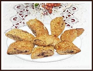 Roladki z wafelkami czekoladowymi i marmoladą