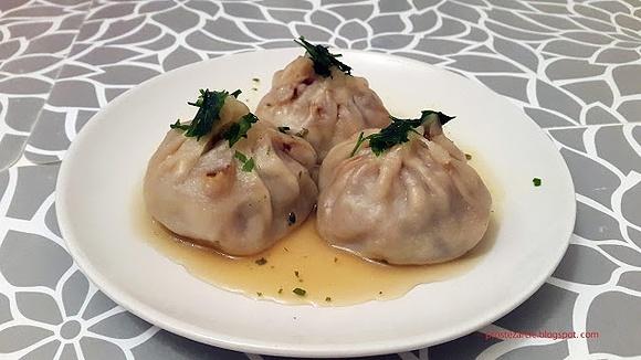 Pierożki wonton z wieprzowiną i krewetkami