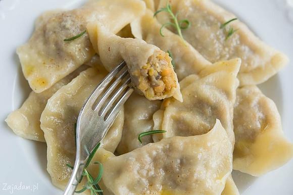 Pierogi z pieczarkami i soczewicą