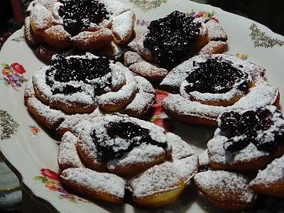 Pączkowe róże karnawałowe