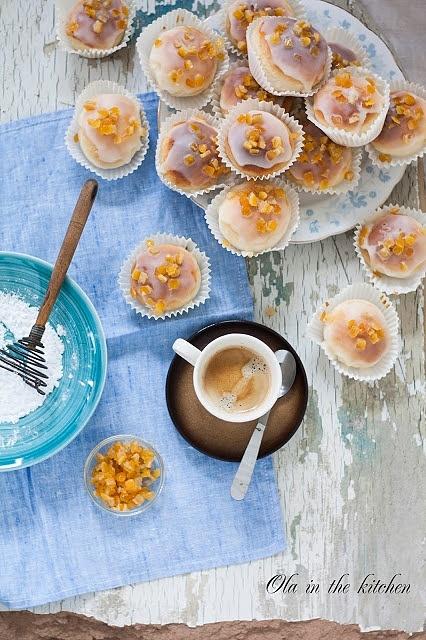 Pieczone pączki z dżemem i skórką pomarańczową