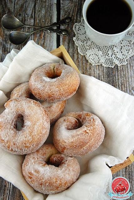 Graffa - neapolitańskie pączki z ziemniakami i limoncello