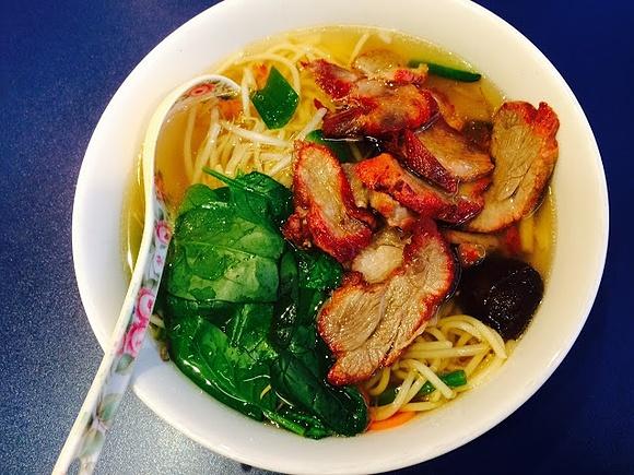 Zupa char-siu i pierożki wonton - rozgrzewające danie kuchni chińskiej