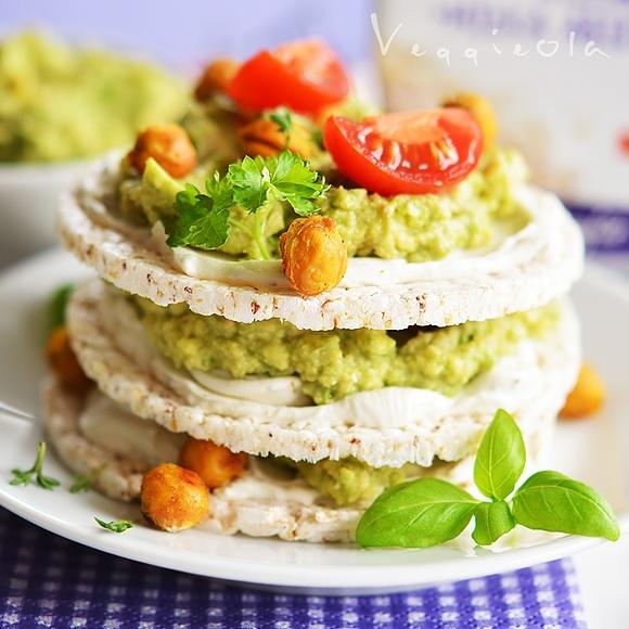 Kanapeczki z guacamole i pieczoną cieciorką