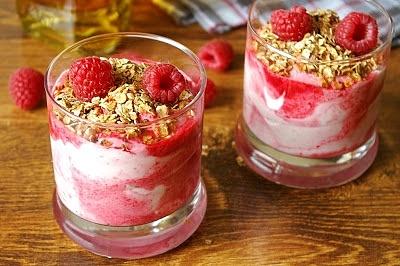 Cranachan szkocki deser malinowy