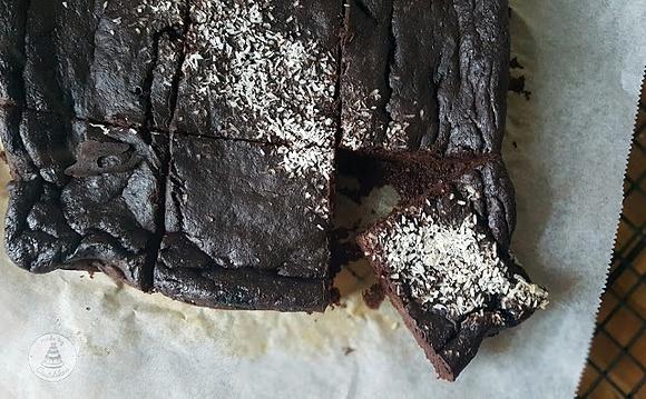 Bezglutenowe fit brownie kokosowo-bananowe