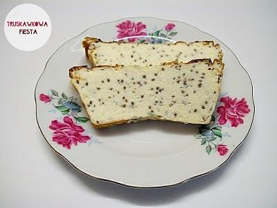 Serniczek z budyniem i nasionami chia