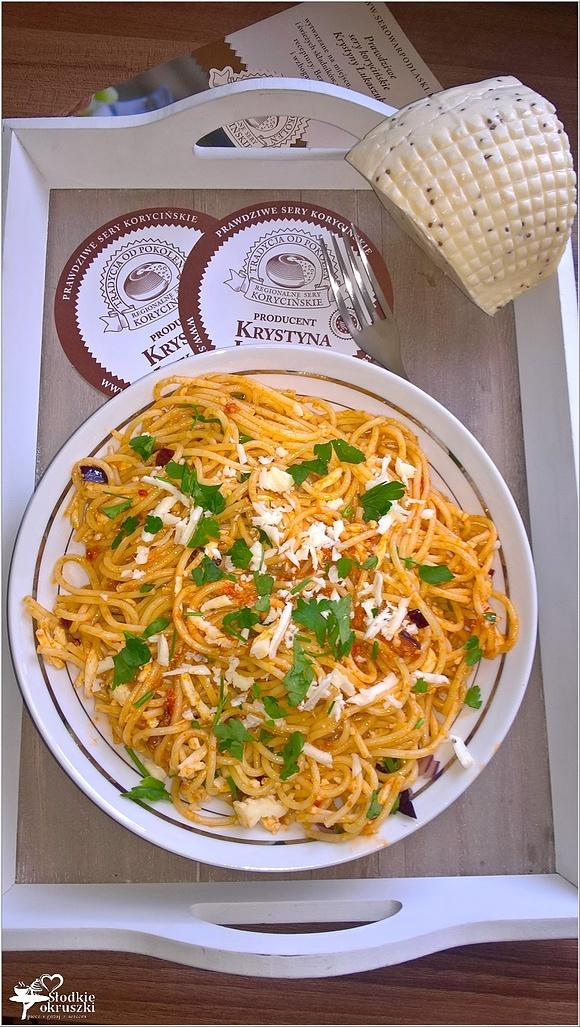Spaghetti w pomidorowym pesto z serem Korycińskim