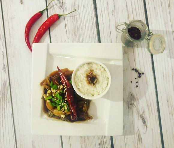 Kung Pao z żabimi udkami