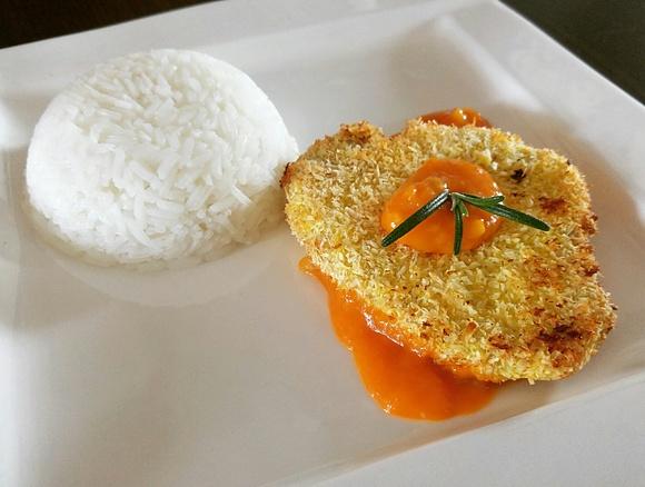 Kokosowy kotlet z indyka z morelowym chutney’em