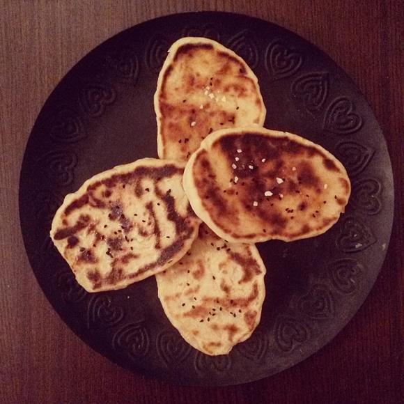 Domowe chlebki naan