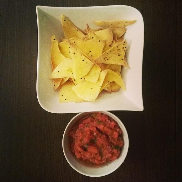 Nachos z salsą pomidorową