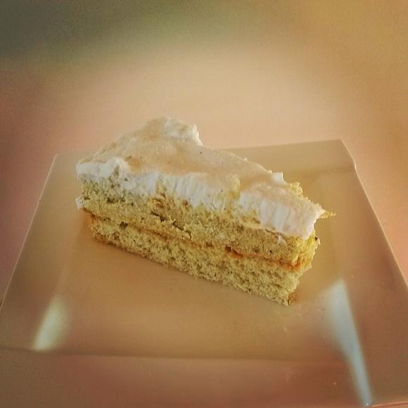 Tort z kremem owocowym