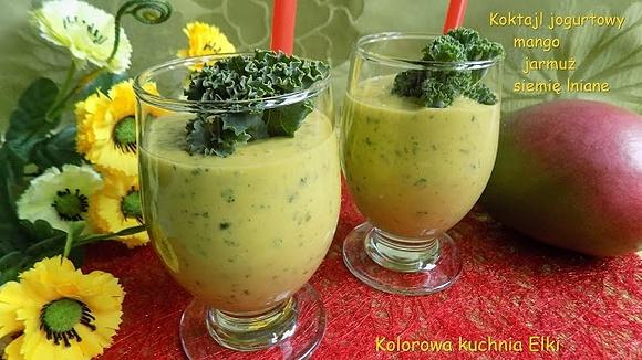 Koktajl jogurtowy z mango, jarmużem i siemieniem lnianym