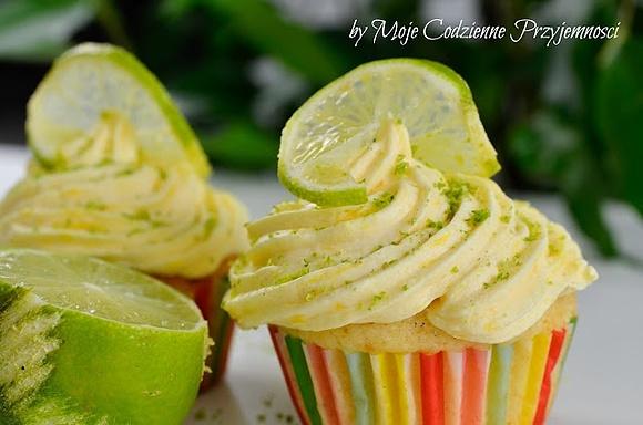 Muffinki limonkowo-kokosowe z kremem budyniowym i nutą pomarańczy