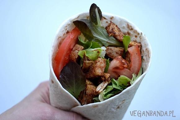 Wegański kebab z owoców młodego chlebowca