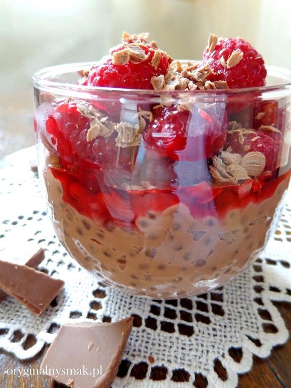 Czekoladowy pudding z tapioki i malinami